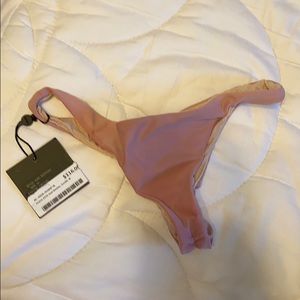 Acacia axel bottoms size M fits like S